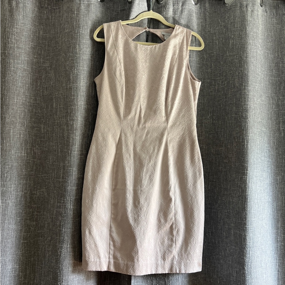 H&M fitted cream brocade mini dress with keyhole open back detail - size 10